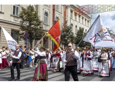 Horizontalios vėliavos pagal užsakymą - Kauno miesto kolektyvas 2018 metų dainų šventėje